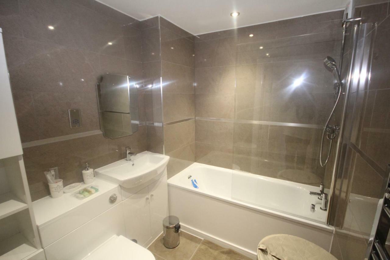 Holden Court Apartments - Apt 3 West Drayton  Ngoại thất bức ảnh